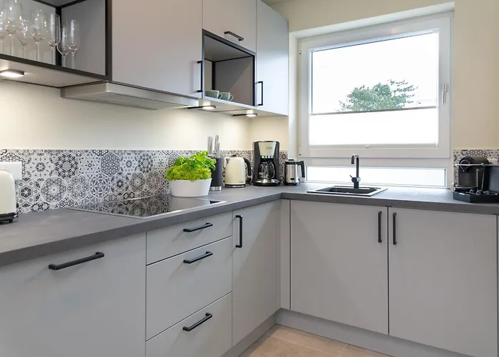 Family Hues فيسترلاند